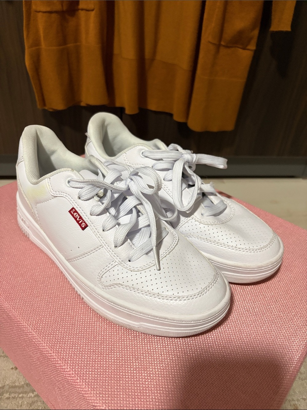 Levi's White Women's Low-Top Lace-Up Sneakers